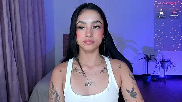 Lizzie corner v online show from 04.21.26