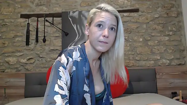 Naschkatze01 online show from 12.17.25