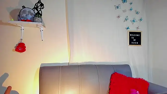 annyluna1 online show from 09.29.25