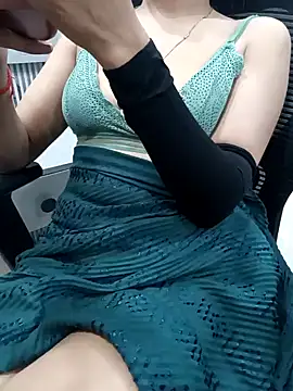 Snapshot of Beautiful_xxo chatting on 02.03.25 Beautiful xxo online show from 02.03.25