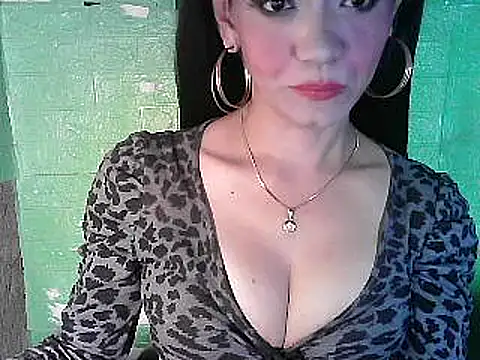 Rosebaumgardner1234 online show from 02.20.25