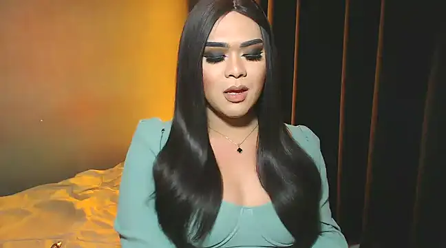 Snapshot of VictoriaEliz chatting on 12.26.24 VictoriaEliz online show from 12.26.24