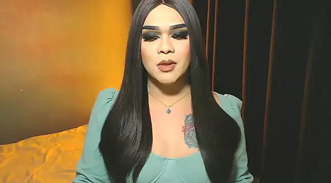 Snapshot of VictoriaEliz chatting on 12.27.24 VictoriaEliz online show from 12.27.24