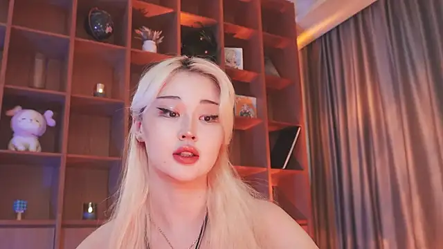 hyun chia online show from 11.04.25