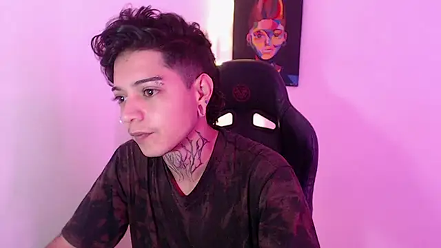 Snapshot of saad_man chatting on 01.05.25 saad man online show from 01.05.25