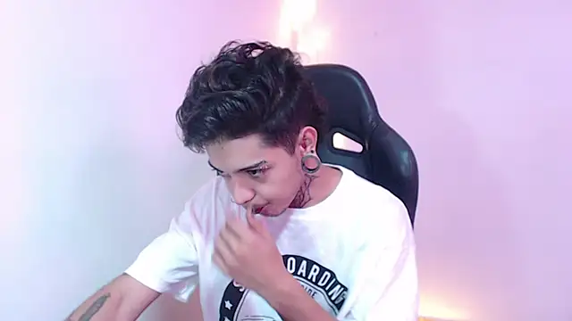 Snapshot of saad_man chatting on 01.13.25 saad man online show from 01.13.25