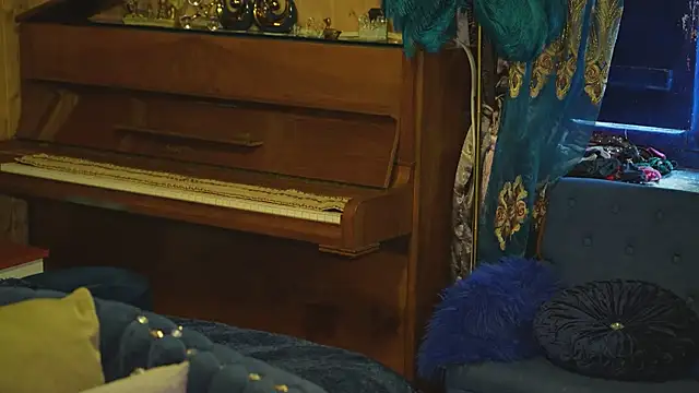 VanessaDoyle online show from 03.28.26