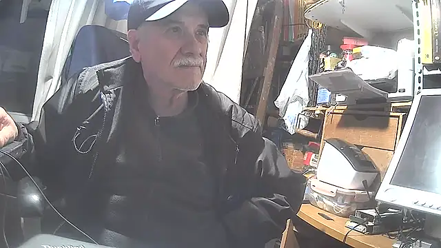 nonnomaturobisex online show from 03.10.25