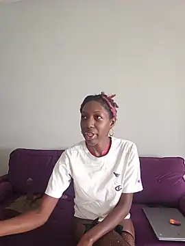 Snapshot of oliviaprettypussy chatting on 05.20.26 oliviaprettypussy online show from 05.20.26