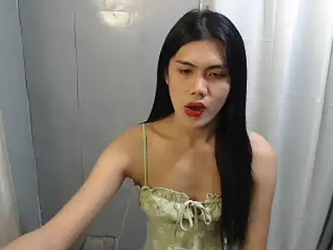 Delicate Savannah online show from 01.19.25