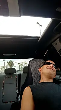 Snapshot of Roberts8inchcock chatting on 11.28.25 Roberts8inchcock online show from 11.28.25