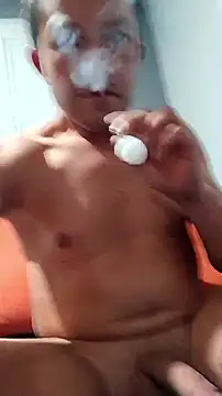 Snapshot of Roberts8inchcock chatting on 12.21.25 Roberts8inchcock online show from 12.21.25