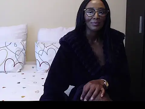 Snapshot of yummycherryxx chatting on 09.19.25 yummycherryxx online show from 09.19.25