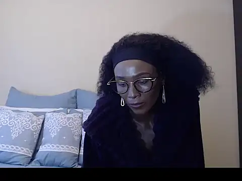 Snapshot of yummycherryxx chatting on 10.22.25 yummycherryxx online show from 10.22.25