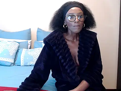 Snapshot of yummycherryxx chatting on 05.02.26 yummycherryxx online show from 05.02.26