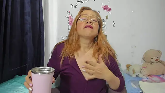 Snapshot of anthonela_mature_ chatting on 10.04.25 anthonela mature online show from 10.04.25