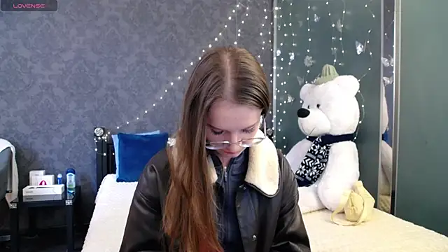 Snapshot of KateJonson chatting on 03.18.26 KateJonson online show from 03.18.26