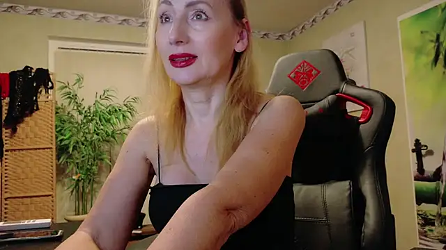 HotLana69 online show from 11.17.25