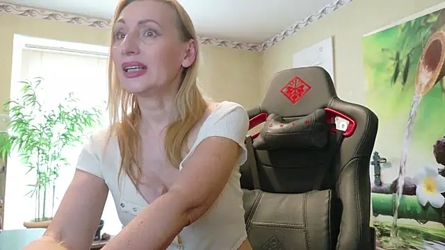 HotLana69 online show from 04.20.26