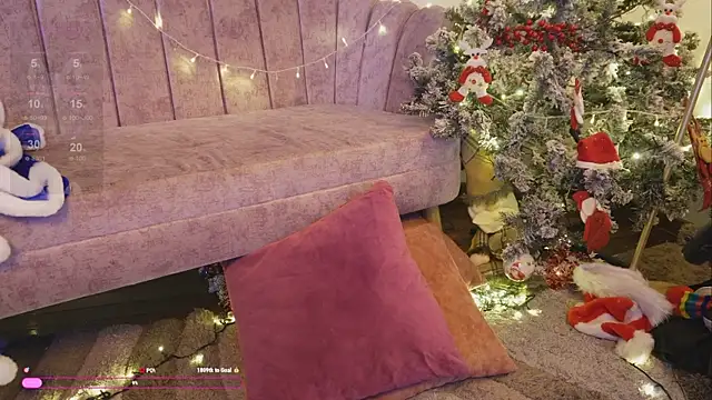 Snapshot of bunnycuteshy chatting on 12.28.24 bunnycuteshy online show from 12.28.24