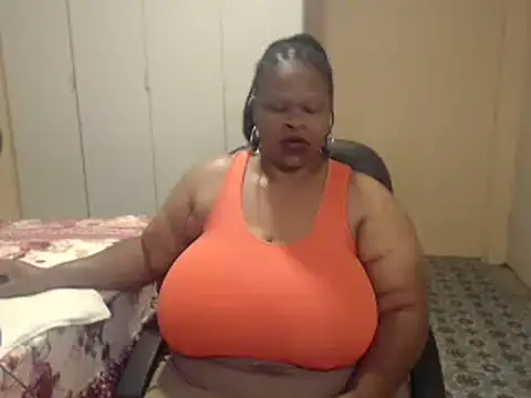 Snapshot of sweetnoziexx chatting on 01.18.26 sweetnoziexx online show from 01.18.26