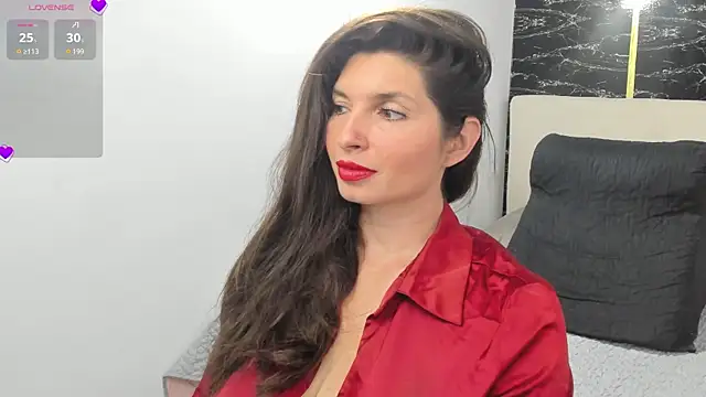 Snapshot of Azahara_Amin_ chatting on 05.19.26 Azahara Amin online show from 05.19.26