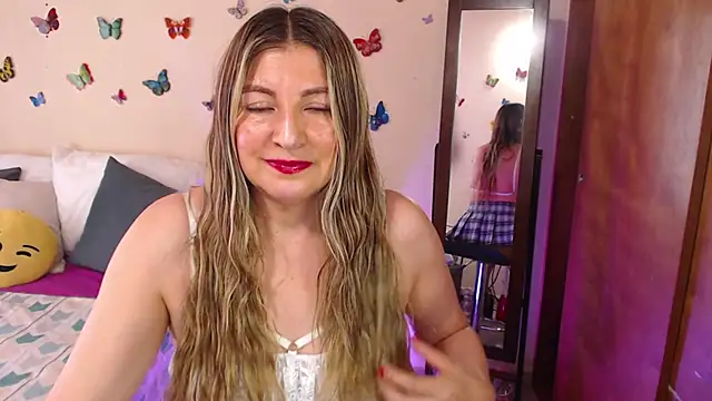 Jolie-Mature online show from 12.26.24