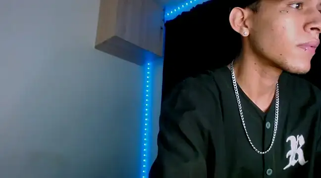 Snapshot of Samuel_Suarez chatting on 12.05.24 Samuel Suarez online show from 12.05.24