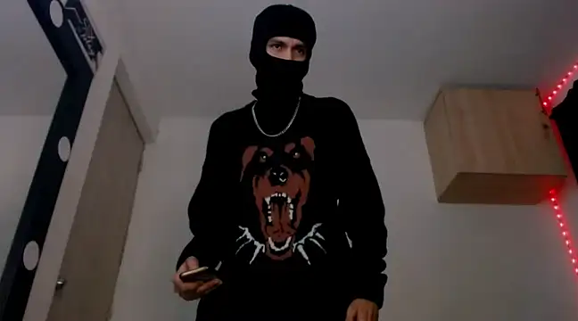 Snapshot of Samuel_Suarez chatting on 12.16.24 Samuel Suarez online show from 12.16.24