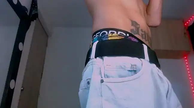 Snapshot of Samuel_Suarez chatting on 01.07.25 Samuel Suarez online show from 01.07.25