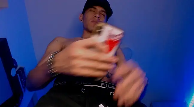 Snapshot of Samuel_Suarez chatting on 01.27.25 Samuel Suarez online show from 01.27.25