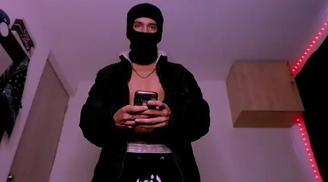 Snapshot of Samuel_Suarez chatting on 02.15.25 Samuel Suarez online show from 02.15.25