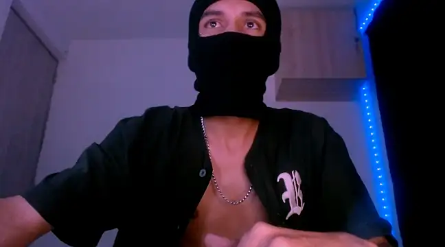 Snapshot of Samuel_Suarez chatting on 02.19.25 Samuel Suarez online show from 02.19.25