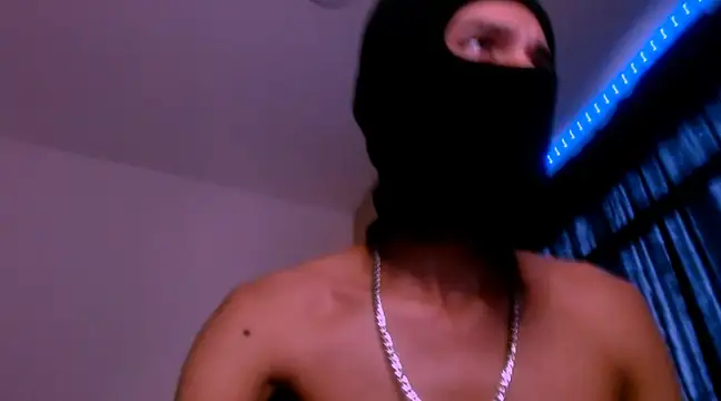 Snapshot of Samuel_Suarez chatting on 02.19.25 Samuel Suarez online show from 02.19.25