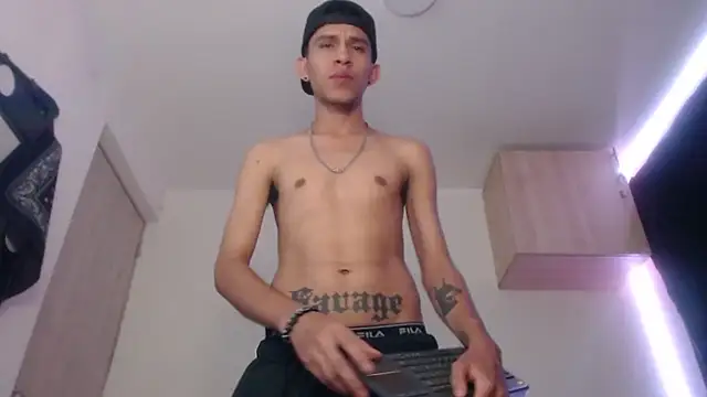 Snapshot of Samuel_Suarez chatting on 03.10.25 Samuel Suarez online show from 03.10.25