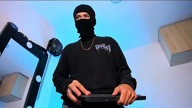 Snapshot of Samuel_Suarez chatting on 09.09.25 Samuel Suarez online show from 09.09.25