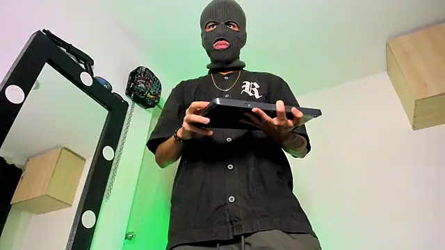 Snapshot of Samuel_Suarez chatting on 09.11.25 Samuel Suarez online show from 09.11.25