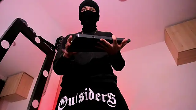 Snapshot of Samuel_Suarez chatting on 09.16.25 Samuel Suarez online show from 09.16.25