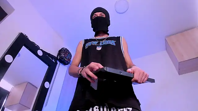 Snapshot of Samuel_Suarez chatting on 09.19.25 Samuel Suarez online show from 09.19.25