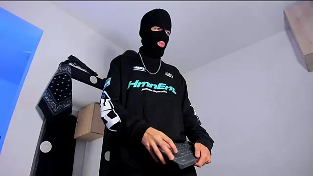 Snapshot of Samuel_Suarez chatting on 10.23.25 Samuel Suarez online show from 10.23.25