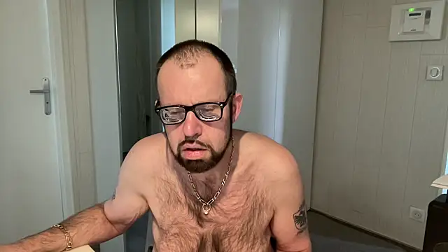 FABIOGLASSES online show from 04.19.26