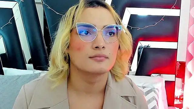 Snapshot of katya_kozlov chatting on 02.19.25 katya kozlov online show from 02.19.25