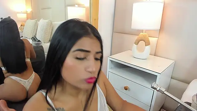 Snapshot of AntoniaRoss_ chatting on 07.27.26 AntoniaRoss online show from 07.27.26