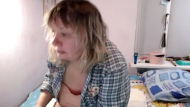 Snapshot of Lusi-777 chatting on 12.14.25 Lusi-777 online show from 12.14.25