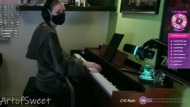 Snapshot of ArtofSweet chatting on 12.09.24 ArtofSweet online show from 12.09.24