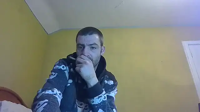 Snapshot of ThatGuyNextDoor1992 chatting on 03.08.25 ThatGuyNextDoor1992 online show from 03.08.25