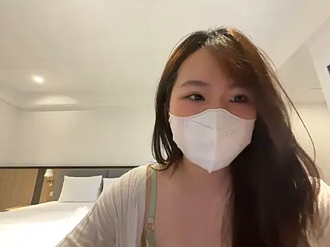 Onee-Chew online show from 06.25.26