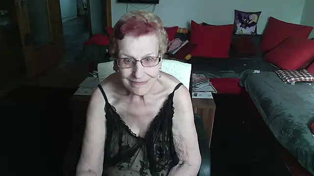 HeisseomaOriginal online show from 04.16.26