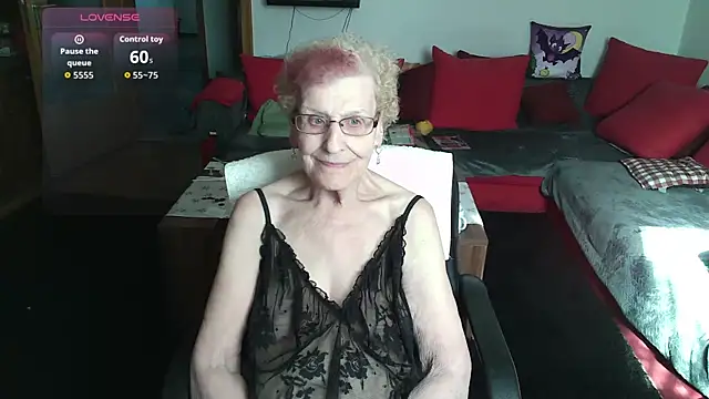 HeisseomaOriginal online show from 05.21.26