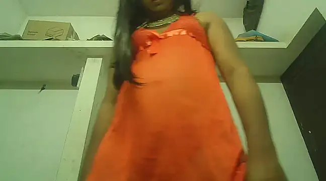 Snapshot of Akhilamolu_the_transsissy chatting on 12.19.24 Akhilamolu the transsissy online show from 12.19.24